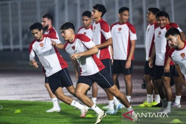 Timnas Indonesia Mulai Latihan Pertama Menyongsong Pertandingan Melawan Australia Timnas Indonesia Mulai Latihan Pertama Menyongsong Pertandingan Melawan Australia