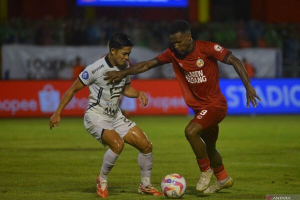 Persija Tertinggal dari Empat Besar Usai Kalah dari Semen Padang 0-2