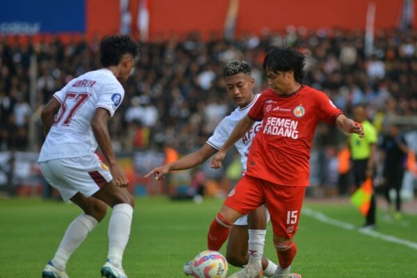 Tahanan Imbang Semen Padang Melawan Persik, Skor 1-1 Masih Belum Aman