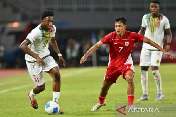 Indra Sjafri Tidak Ingin Timnya Disejajarkan dengan Tim Gerald Vanenburg