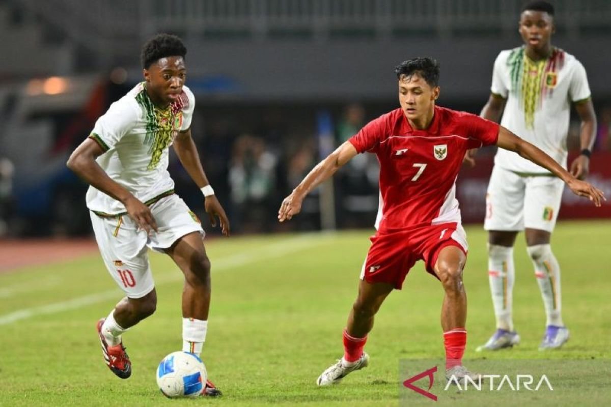 Indra Sjafri Tidak Ingin Timnya Disejajarkan dengan Tim Gerald Vanenburg